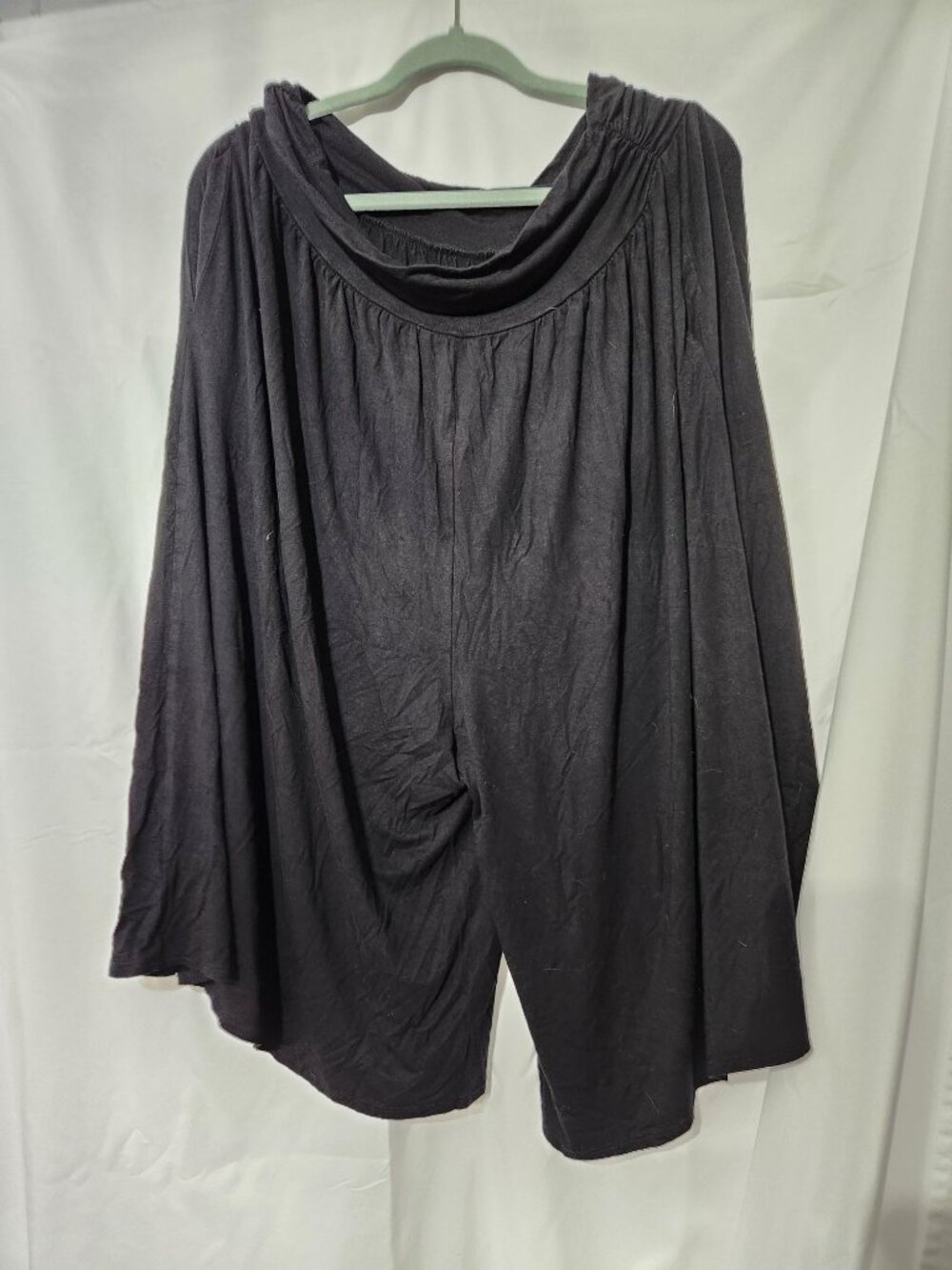 Stretch Is Comfort Black Wide Leg Gaucho Capri Pants 2X Pockets